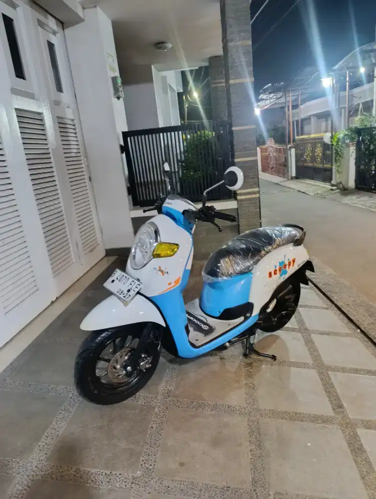 Bissmillah dijual motor Honda Scoopy SE 2017 istimewa