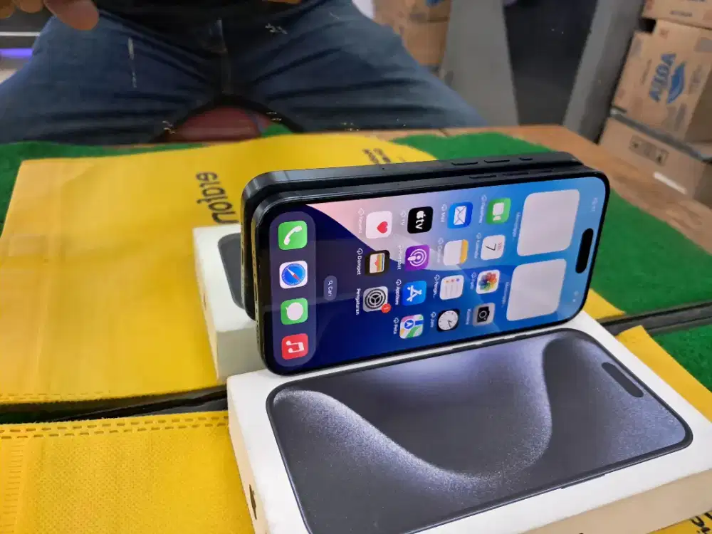 Iphone 15 pro 128 mulus no minus lengkap resmi