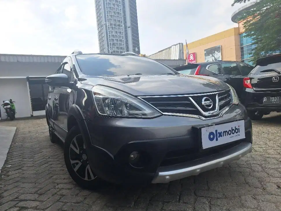 DP MURAH Nissan Grand Livina 1.5 X-Gear Bensin-AT 2017 Abu CUGYB