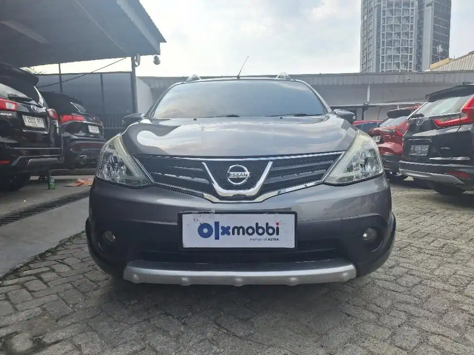 DP MURAH Nissan Grand Livina 1.5 X-Gear Bensin-AT 2017 Abu CUGYB
