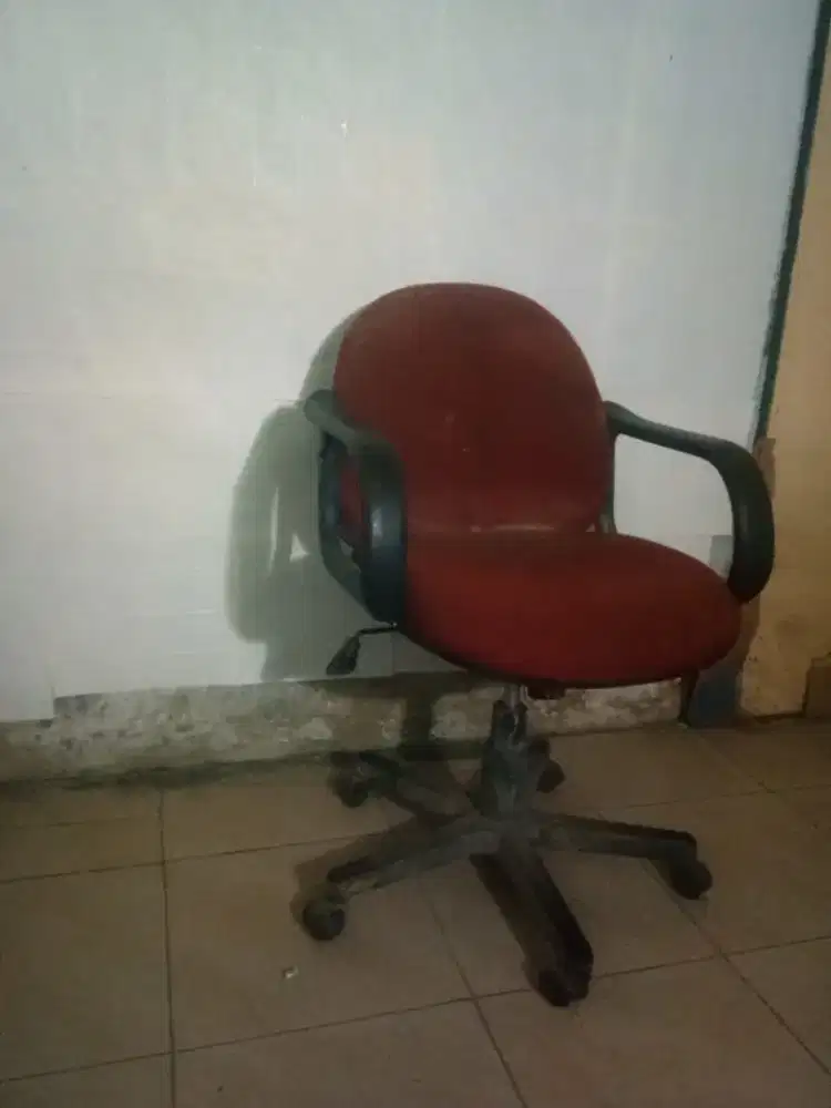 Kursi kantor/bangku kerja