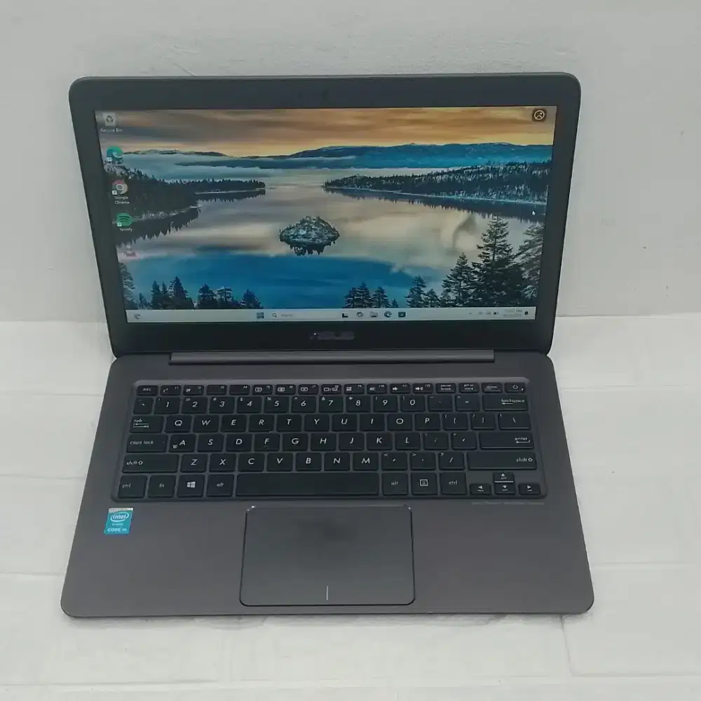 Laptop Asus Zenbook UX302FA Intel core M-5Y71 RAM 8GB SSD 128GB
