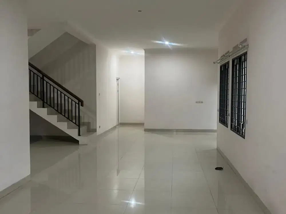 Dijual Rumah Hunian Modern Minimalis siap Huni Lokasi di Sayap Taman Kopo Indah Bandung