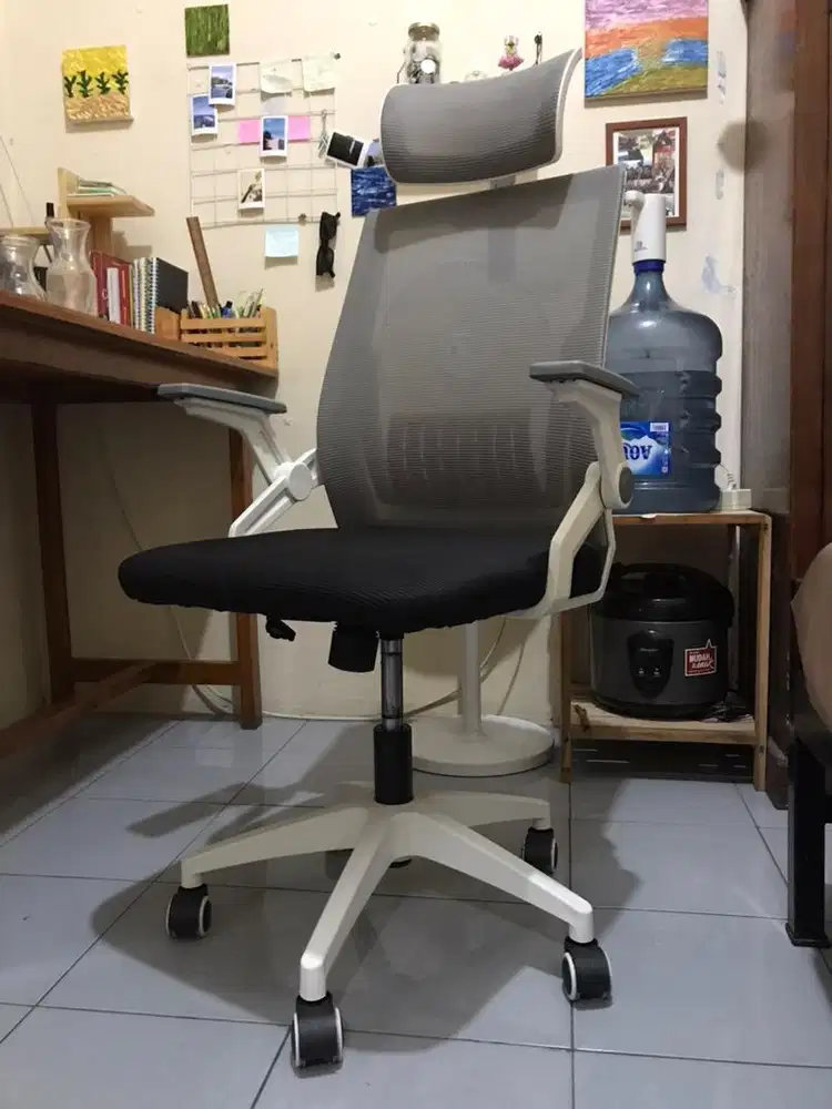 Deli office chair / kursi kantor / kursi kerja ergonomis empuk