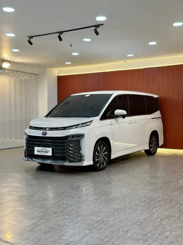Toyota Voxy 2.0 TSS At