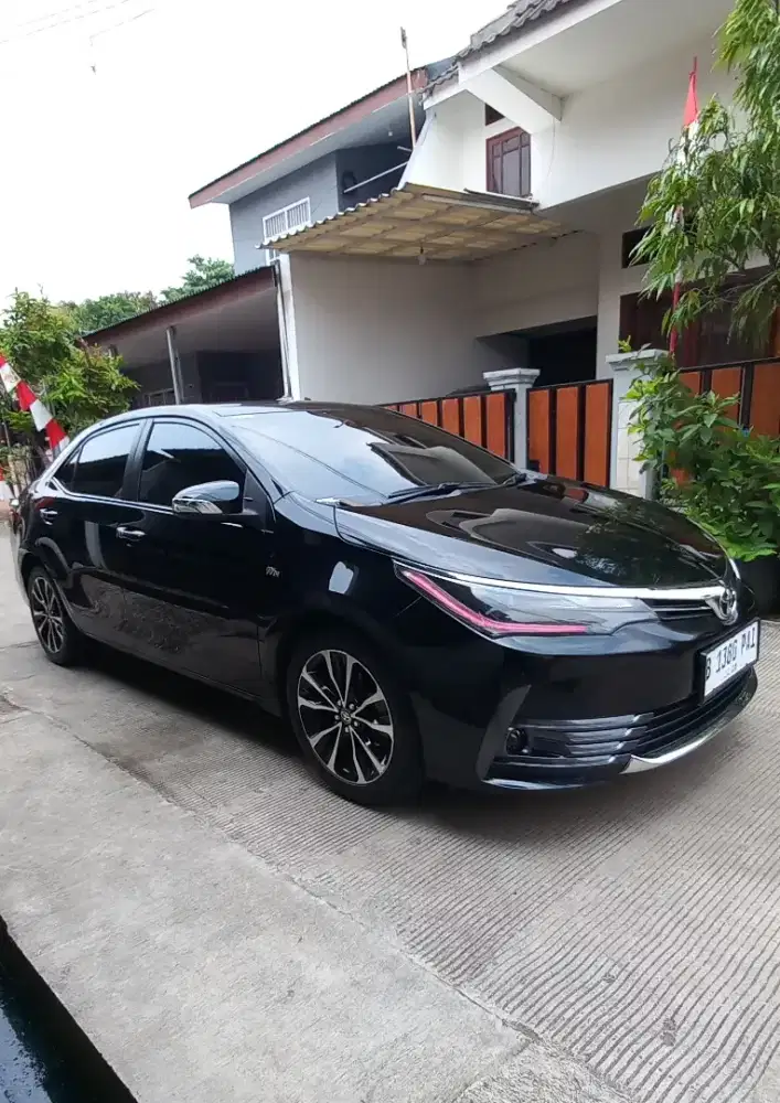 Corolla Altis V 1.8 AT 2017