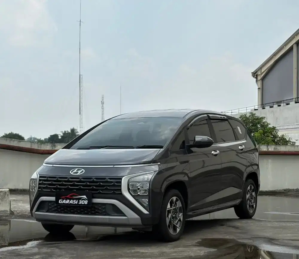 Hyundai Stargazer Prime AT 2024 pemakaian 2025 km 21rb Warna Abu Abu