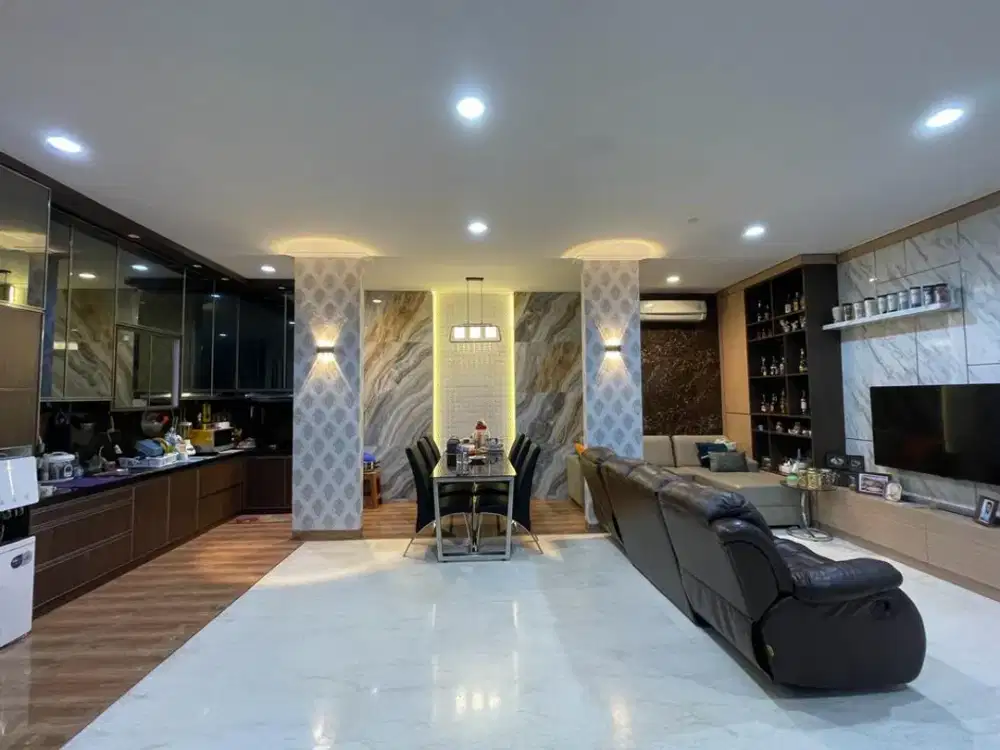 Rumah Golf Island Pik Furnished rapi bagus