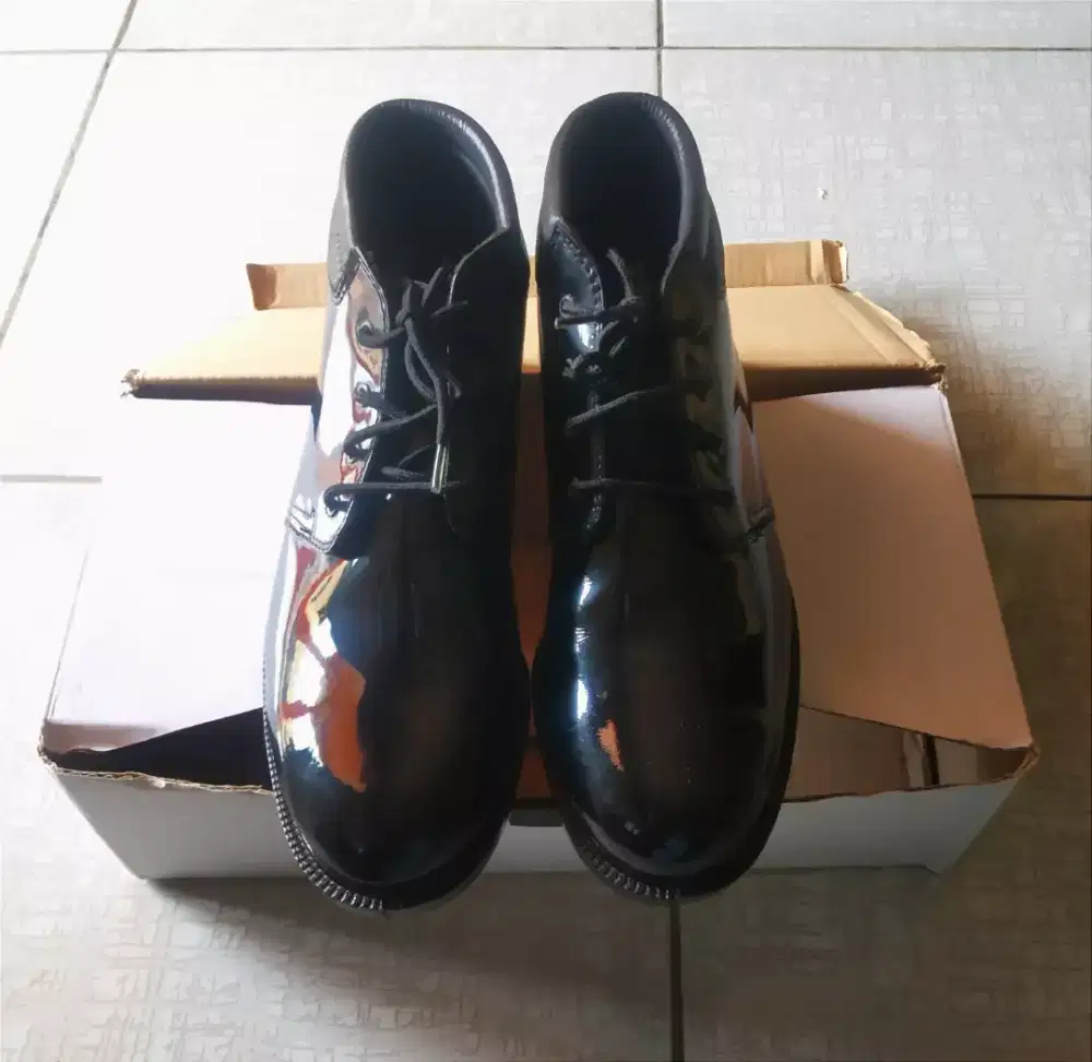 SEPATU PDH BARU/MULUS, NO 40.