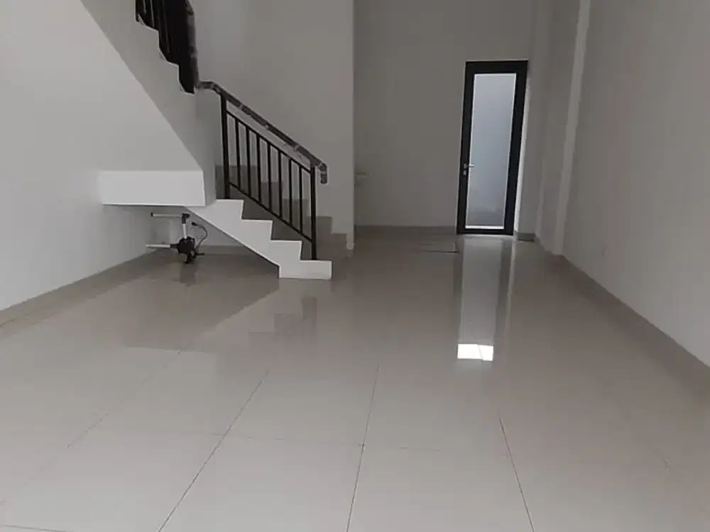 DIJUAL Ruko Northridge 3 Lantai dengan Row Jalan bisa 4 Mobil.