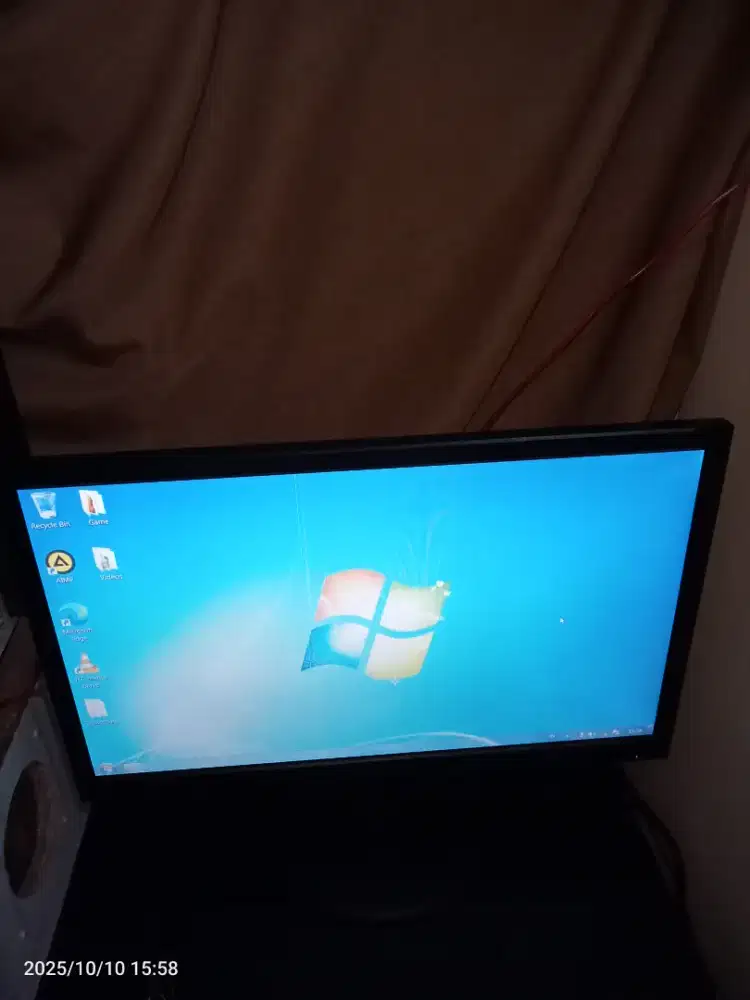 monitor 19 inch minus garis