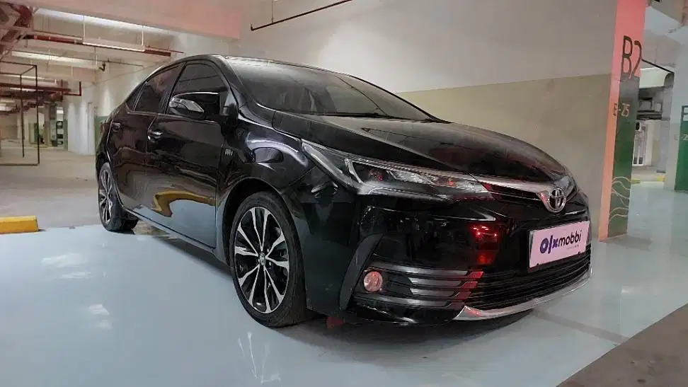 TDP 10JT Toyota Corolla Altis 1.8 Bensin-AT Hitam 2017