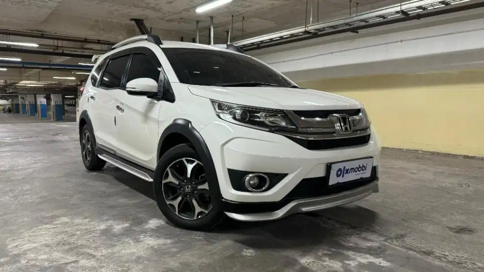 DP MURAH Honda BR-V 1.5 E Prestige Bensin-AT 2017 Putih CUFOB
