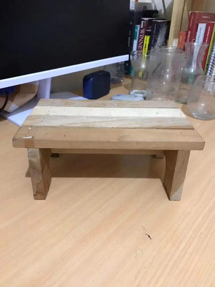 Jongkok / kursi kayu kecil mini