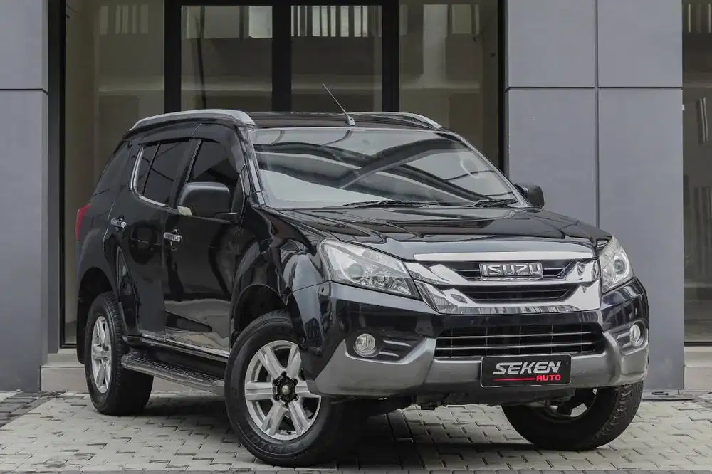Isuzu MU-X R2 Facelift 2.5 Diesel Solar MUX AT Matic 2016 Hitam.