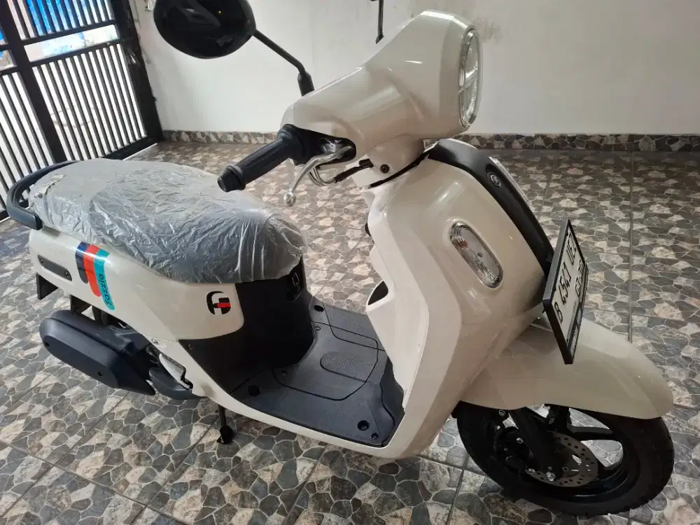 Km 4rb keyless DKI, yamaha fazzio 125 LED 2025 bln 3 pajak panjang.