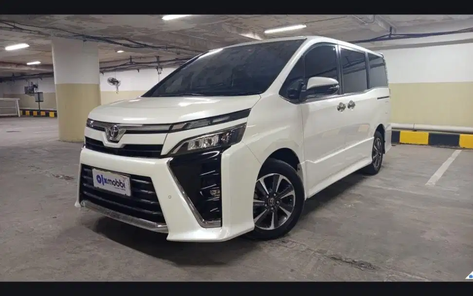 DP Rendah  13JT - Toyota Voxy 2.0 Bensin-AT 2018 Putih