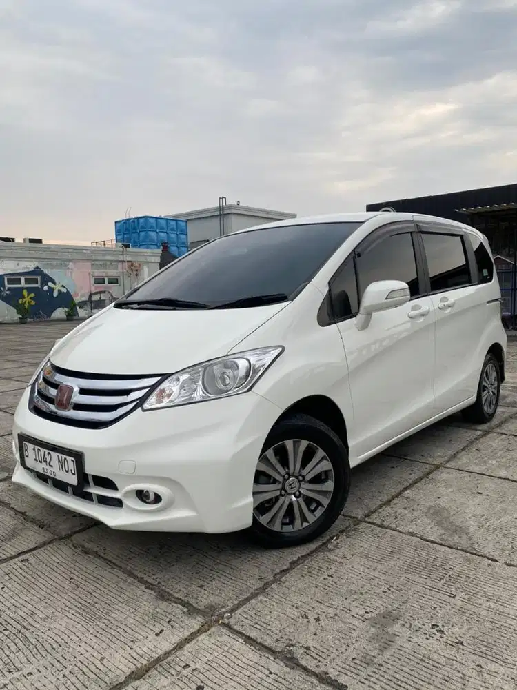 (Istimewa Low Km 90ribu Record) HONDA FREED PSD AT 2015