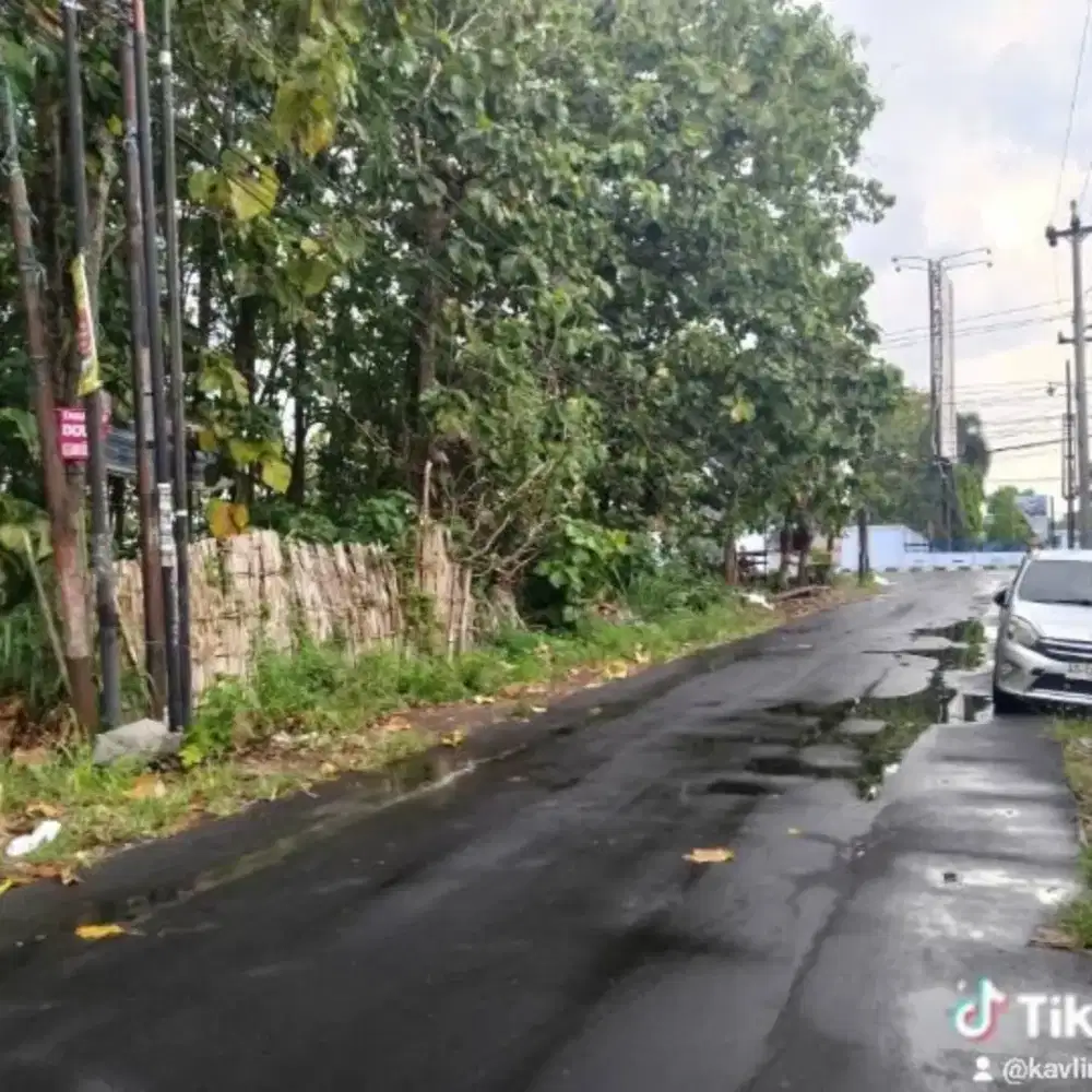 Tanah Colomadu dekat Bandara