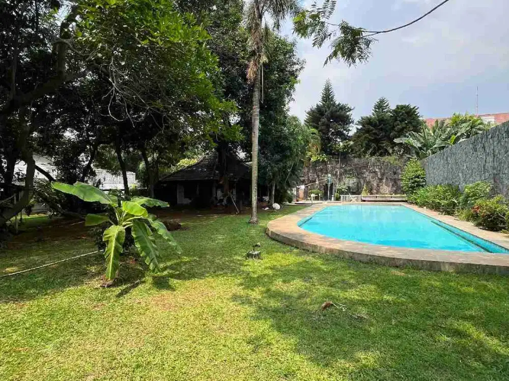 Dijual rumah lama hitung tanah harga menarik dlm komplek elit Bukit Golf Pondok indah