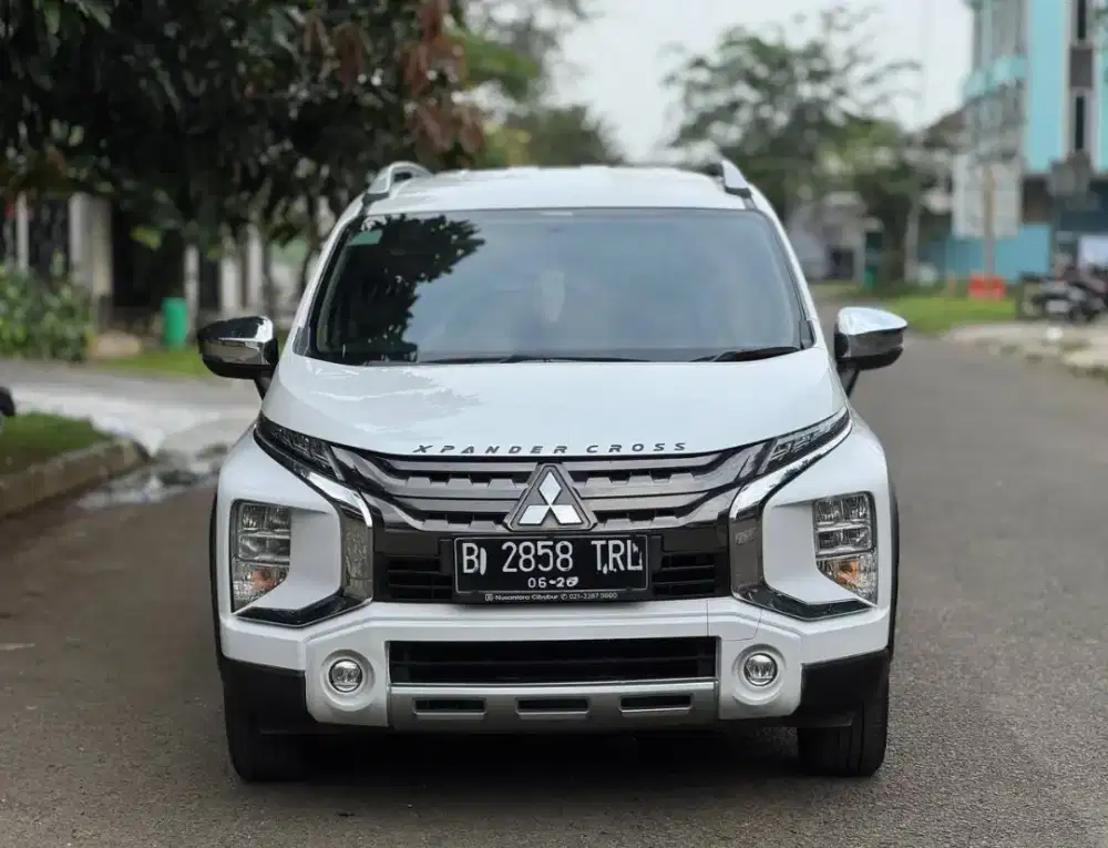 Xpander Cross Premium Package AT 2021 Putih Mutara