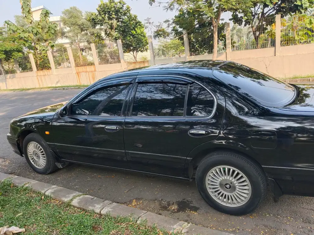 Nissan Infiniti 1997 Bensin