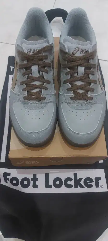 Dijual Asics SKYHAND OG
Dolphin Grey / Pepper
Uk 7 1/2 (eur 42)