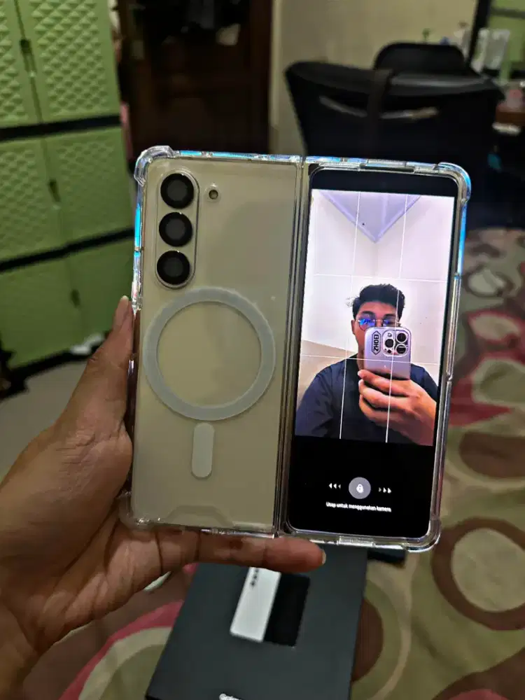 Samsung Galaxy Z Fold 5 cream ex SEIN 12/512gb fullset muluss likenew