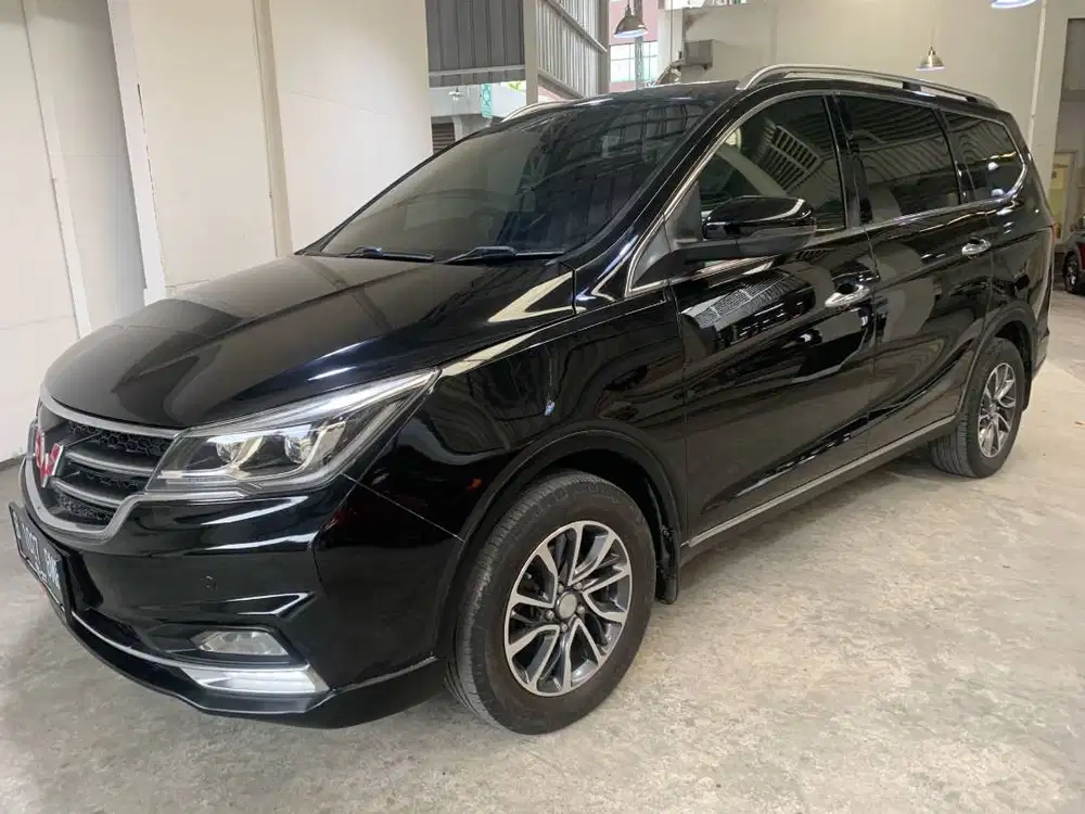 Wuling Cortez 1.8 L Lux+ MT 2018 Hitam PREMIUM B1027BMP