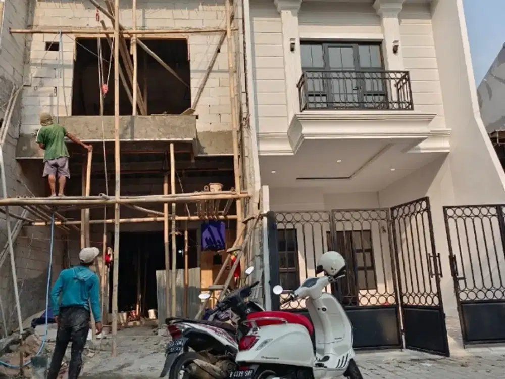 Rumah Baru di jagakarsa akses dan carport mobil