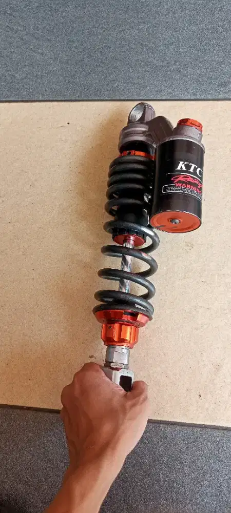 Shock tabung ktc
