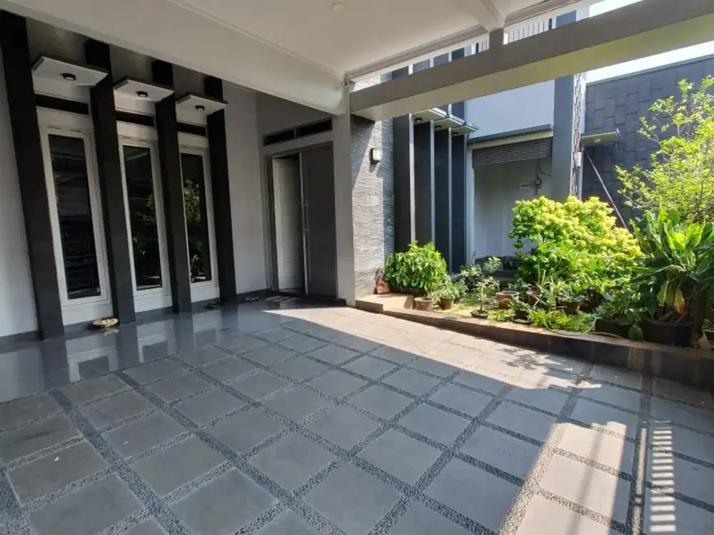 Dijual rumah semi furnished lingkungan aman nyaman di Perumahan Kav. PTB DKI