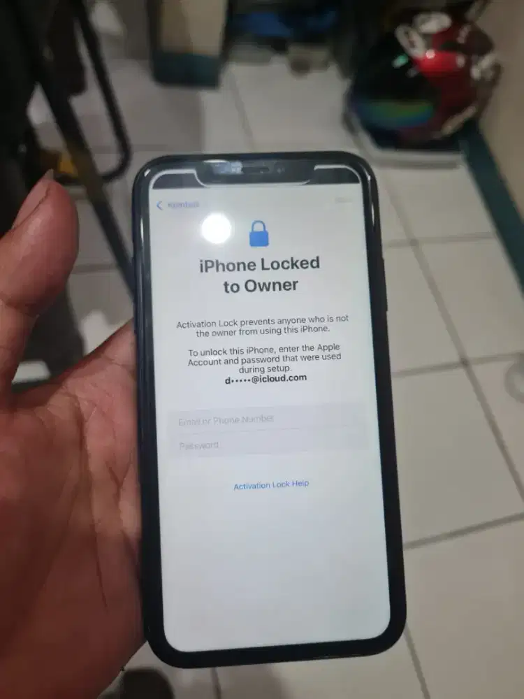 iPhone Xr 128gb Lock iCloud Minus