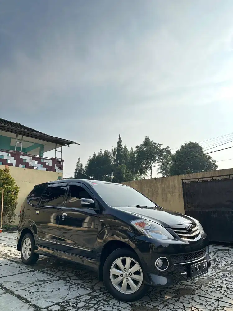Toyota Avanza 2010 Bensin