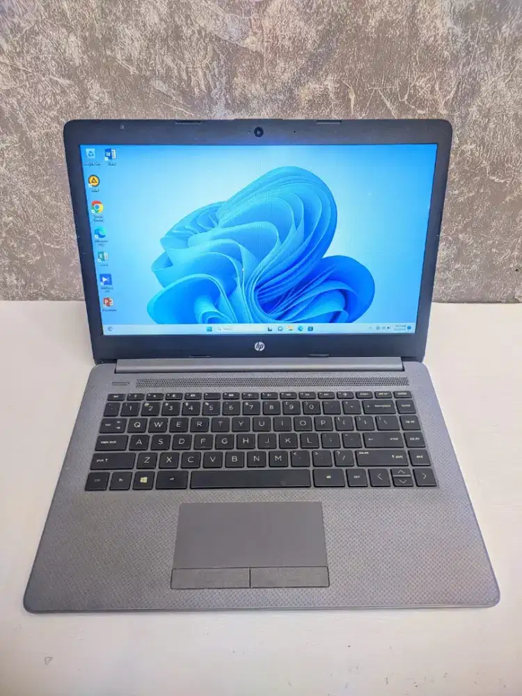 Laptop hp 245 G7