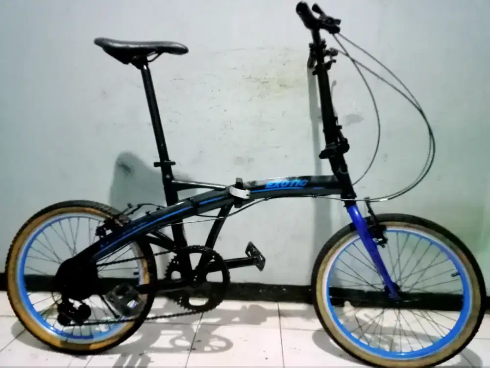 Dijual sepeda lipat EXOTIC masih bagus ban masih tebal lipatan normal