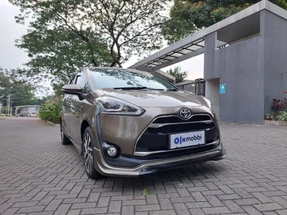 LOW DP Toyota Sienta 1.5 Q Bensin-AT 2017 BOQ