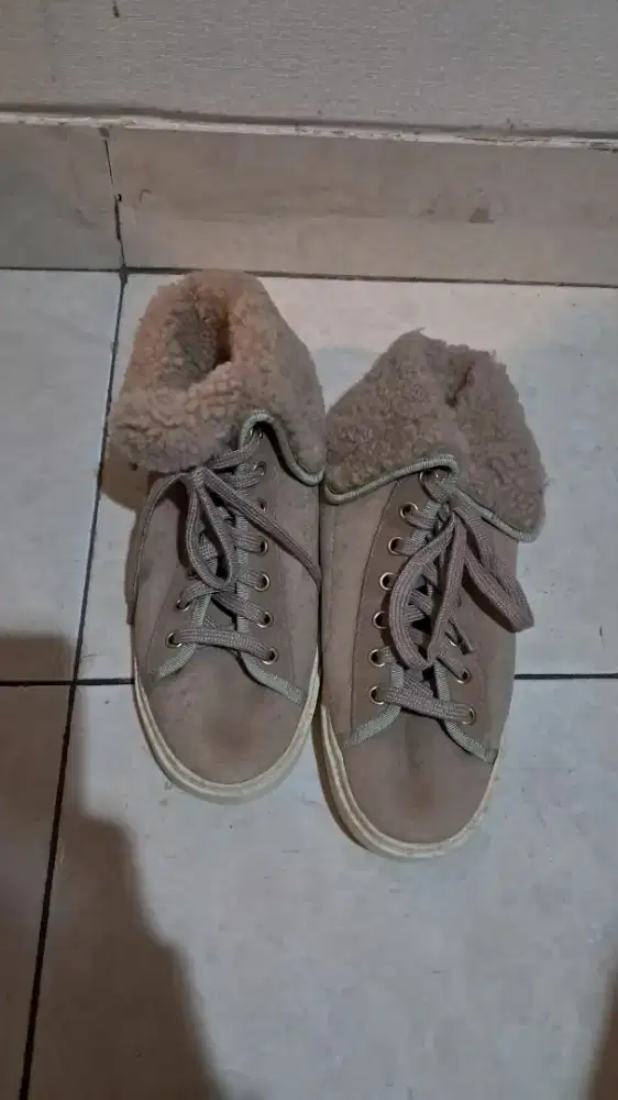 Sepatu Perempuan