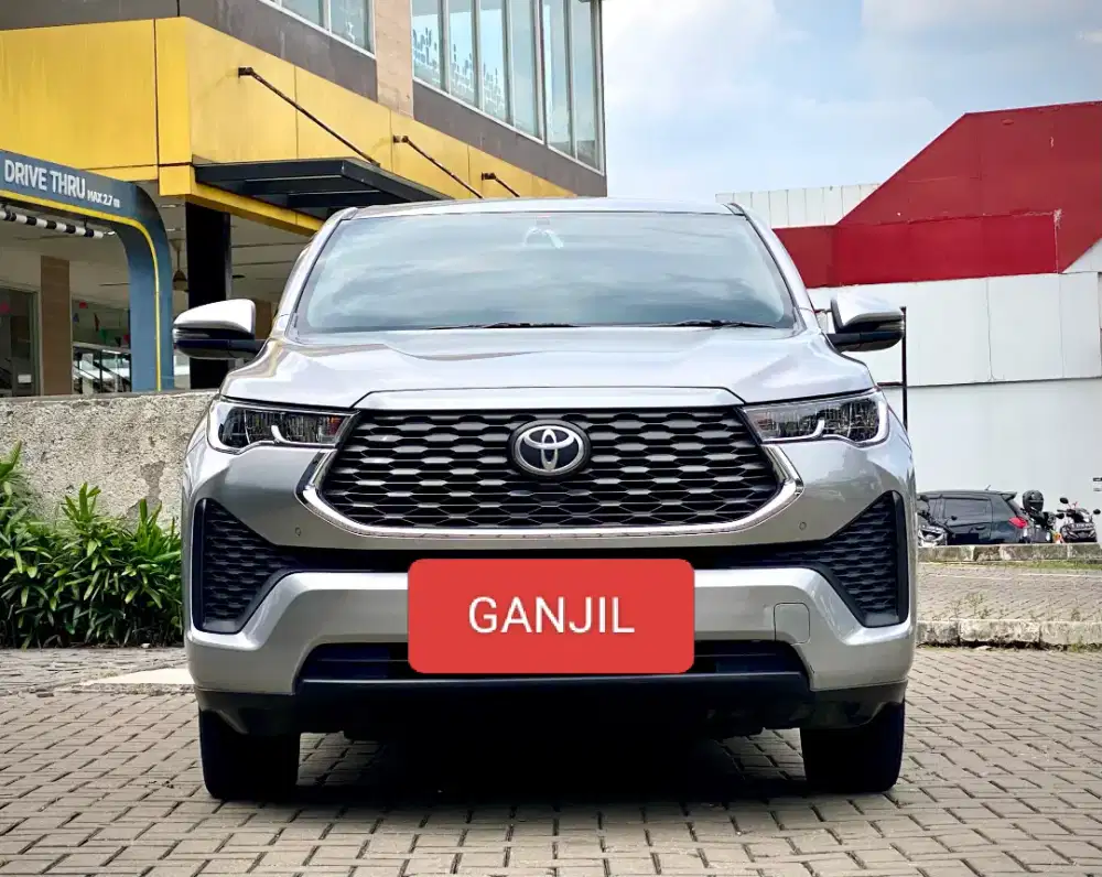 Toyota Innova Zenix V 2.0 AT 2023 Silver