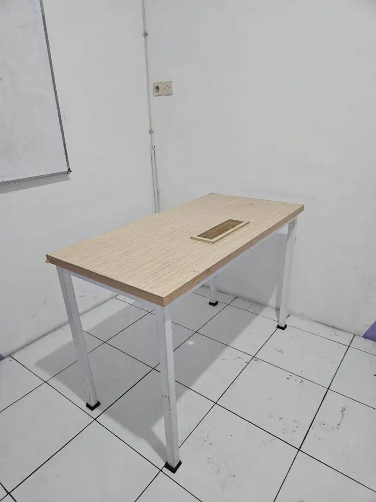 Meja Kerja Ukuran 120 x 60