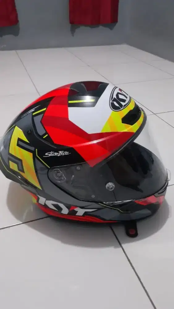 Helm KYT TTC, minus seperti digambar