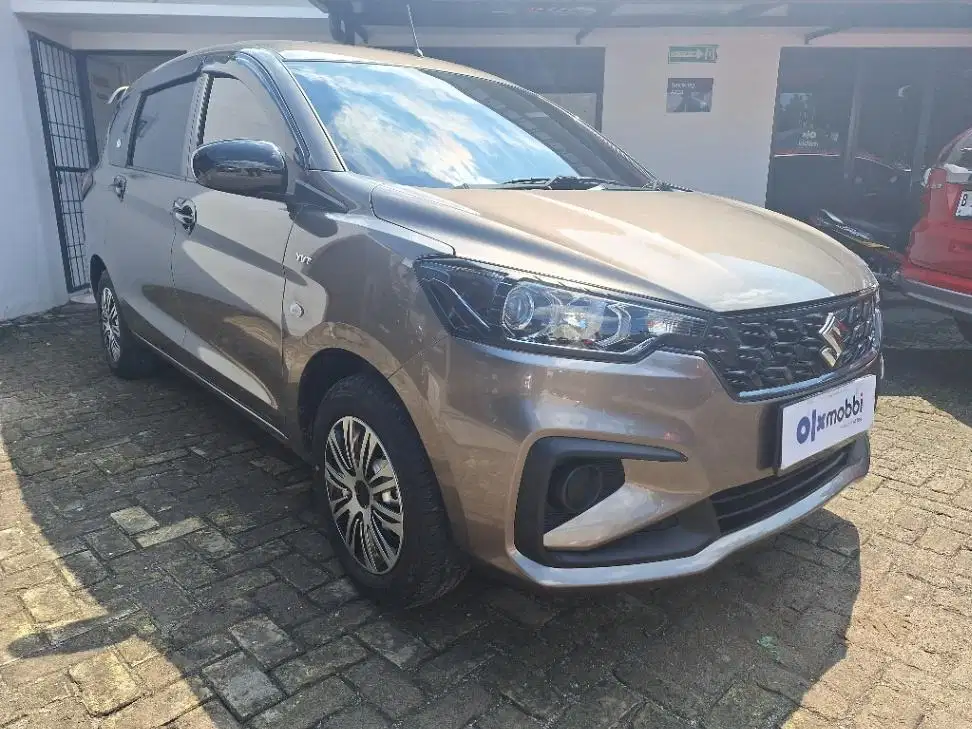DP MURAH Suzuki Ertiga 1.5 GA Bensin-MT 2023 Abu-Abu CKITB