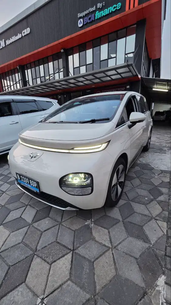 Wuling Cloud Pro Fast Charging A/T 2024