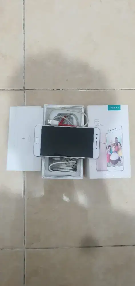 Oppo F3 fullset 4/64