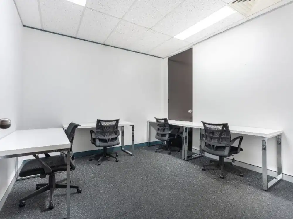 Akses satu harga ke ruang kantor profesional untuk 5 orang di HQ Sinarmas Land Plaza Tower 1