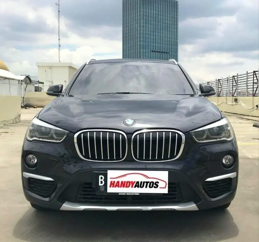 BMW X1 SDrive 18i Panoramik Tahun 2017 Automatic Hitam metalik