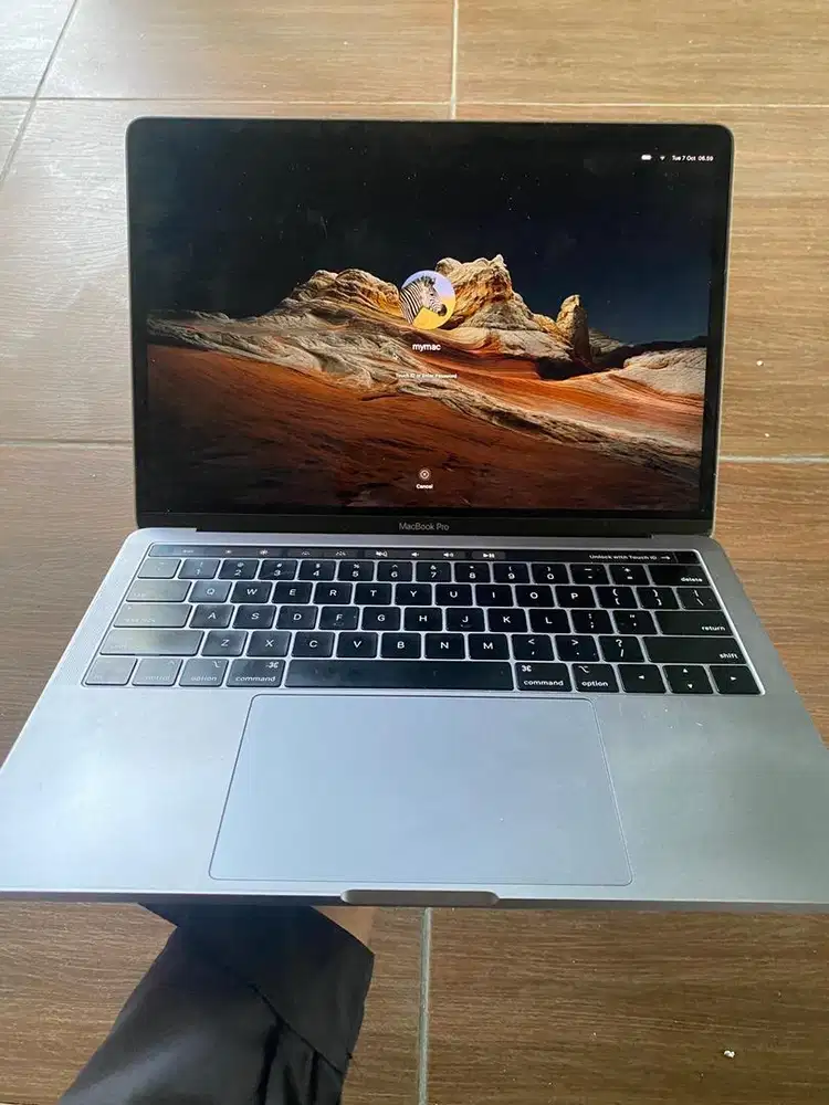 MACBOOK PRO 13 INCH 2019 TOUCHBAR pemakaian pribadi