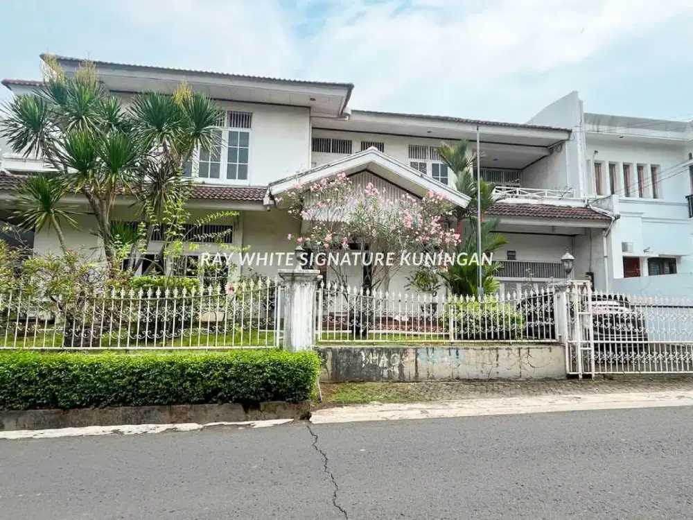Rumah Tua Hitung Tanah di Komplek Deplu Pondok Aren Lokasi Aman