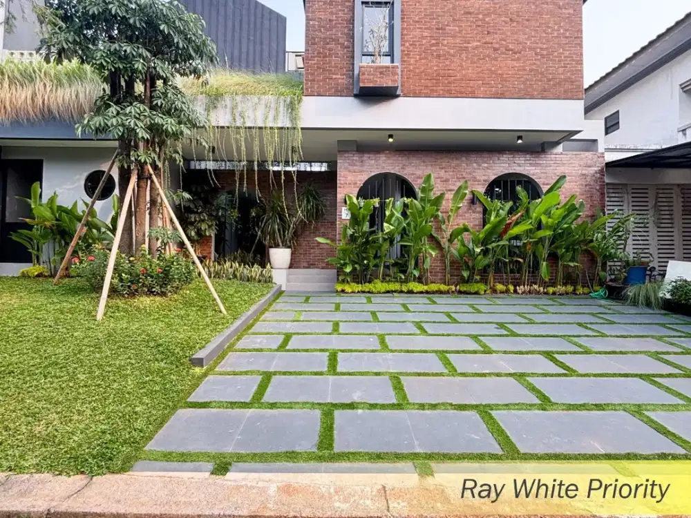 Rumah Mewah di Cluster Bayan Ville BSD City, Dekat Gading Serpong