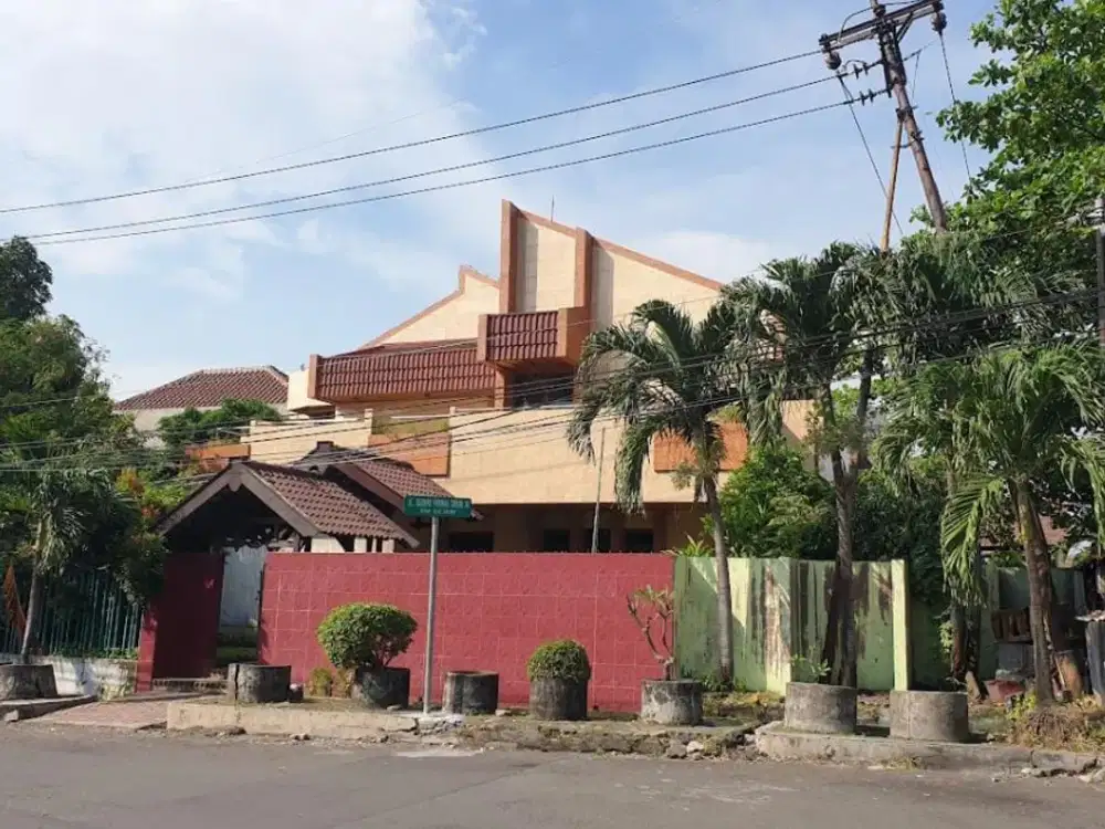 JUAL / SEWA   Rumah di Darmo Permai Timur 4  Cocok untuk Tempat Usaha/Kantor/Resto/Kafe